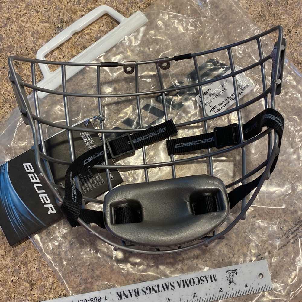 Facemask Grille Ice Hockey Cascade CHM M Z262.2-09 Type B1(UNSURE OF SIZE/BRAND) - Picture 9 of 17